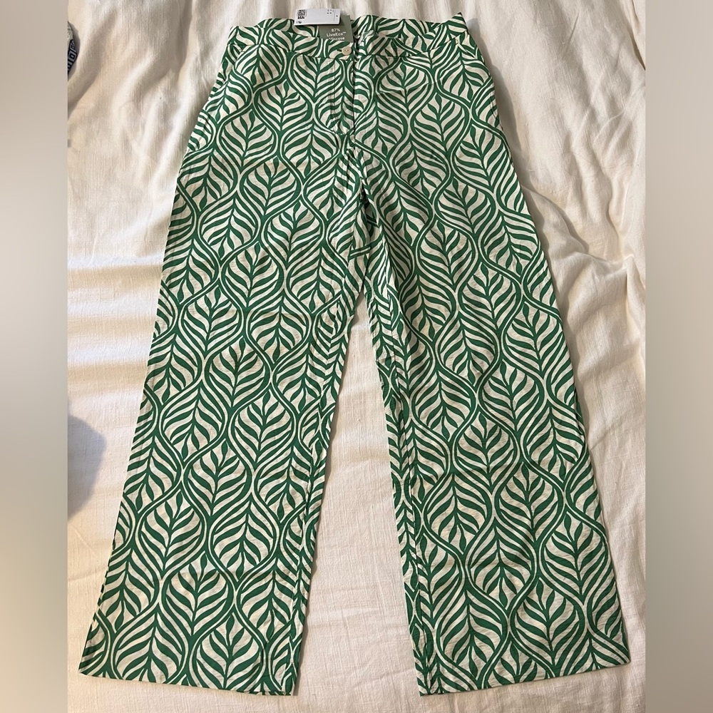 H&M Green Leaf drapey wide leg pants vacation Size 10 Large NWT - Picture 3 of 7